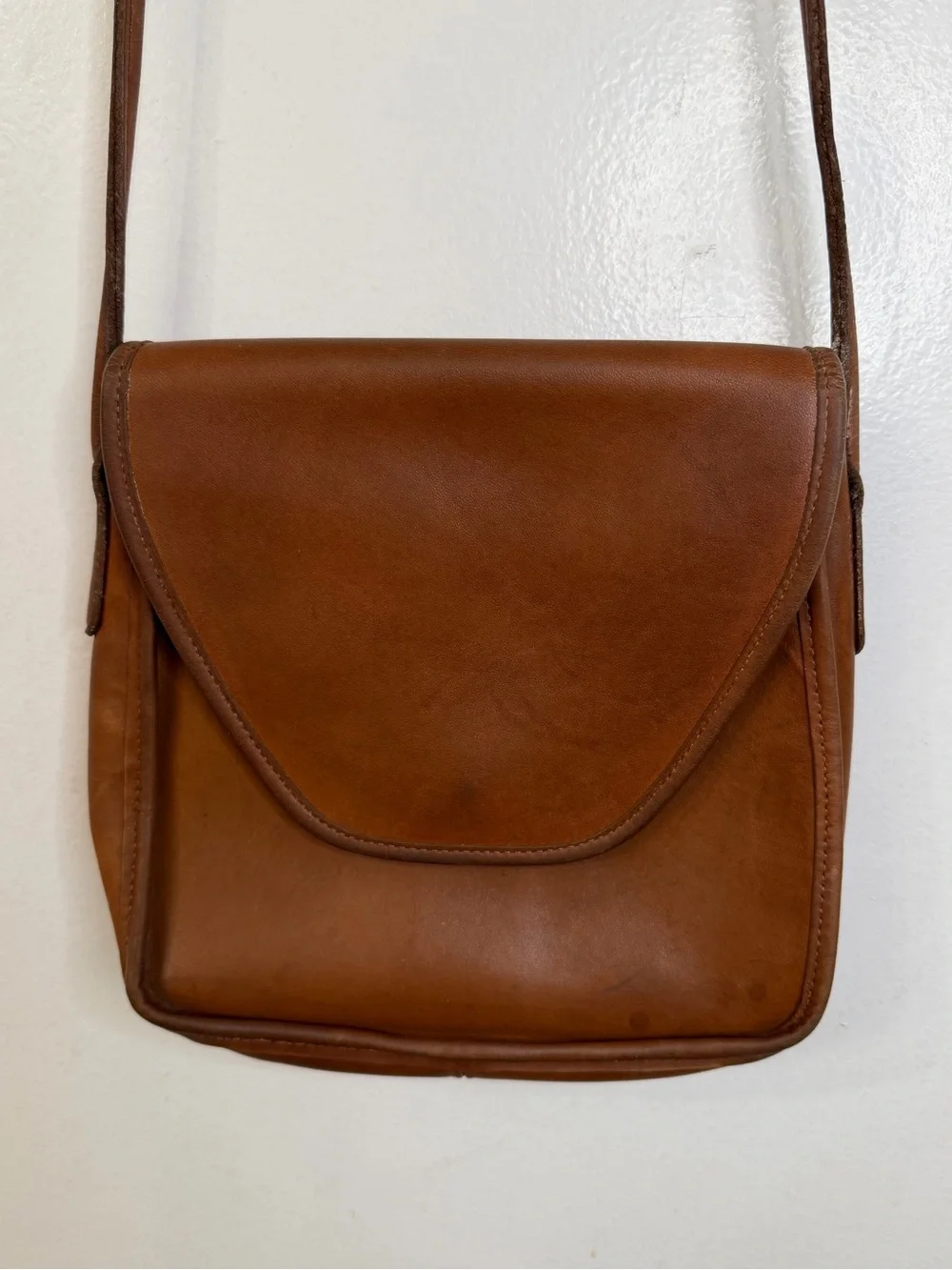 Coach Lindsay Crossbody Bag Vintage in British Tan Leather